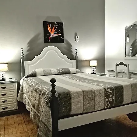 Boutique Marisol בית הארחה